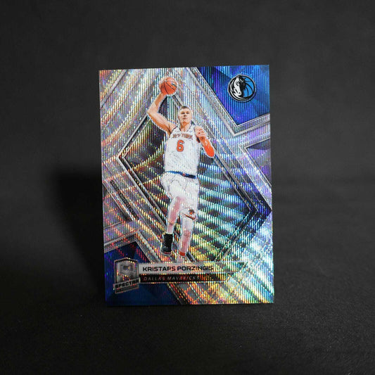 2018-19 Kristaps Porzingis Spectra Silver Wave Prizm /8