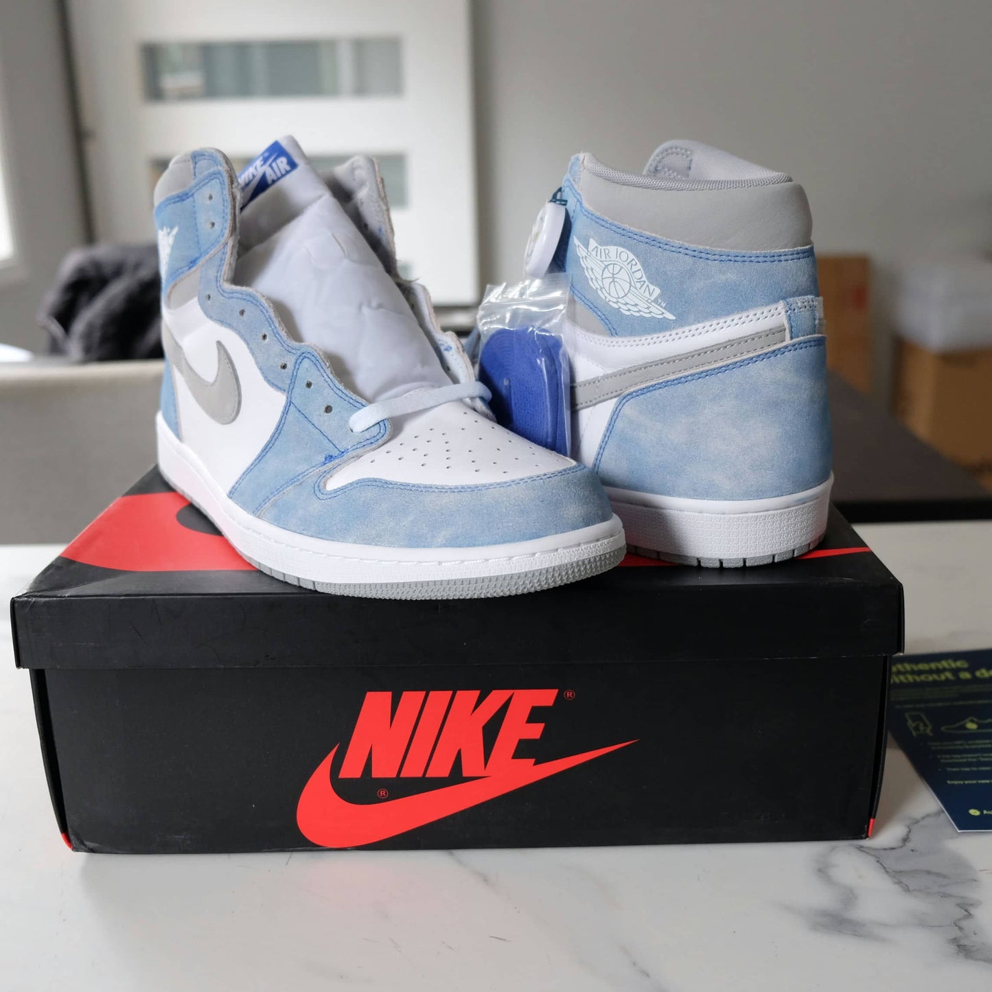 New - Nike Air Jordan 1 Retro High Hyper Royal Smoke Grey US Size 15 Mens 555088-402