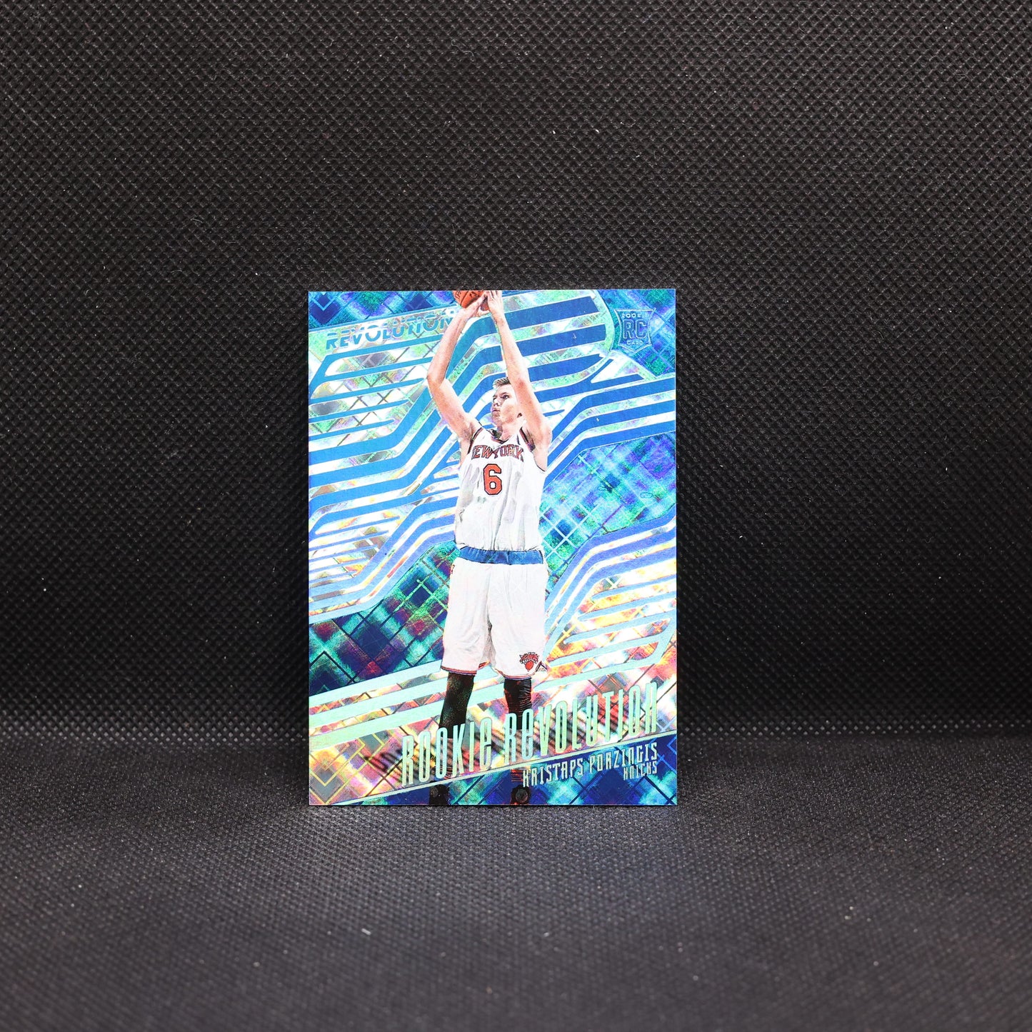 2015-16 Kristaps Porzingis Revolution - Rookie Revolution /100 Rookie Card
