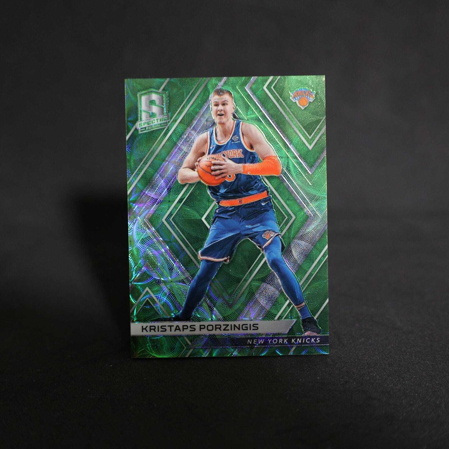 2017-18 Kristaps Porzingis Spectra Green Prizm /49