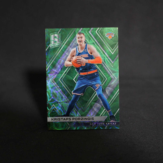 2017-18 Kristaps Porzingis Spectra Green Prizm /49