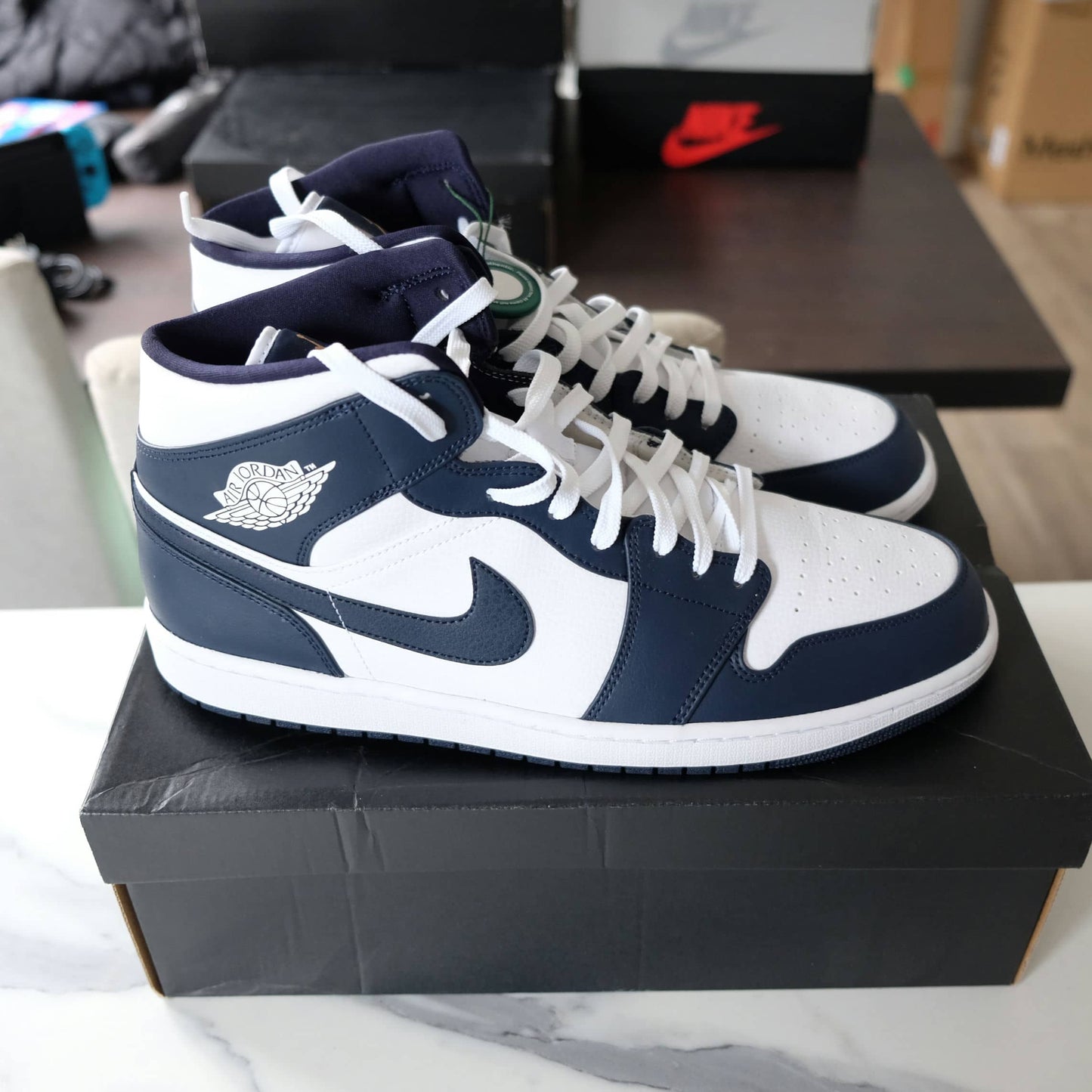 Nike Air Jordan 1 Mid White Metallic Gold Obsidian 554724-174 Size M15