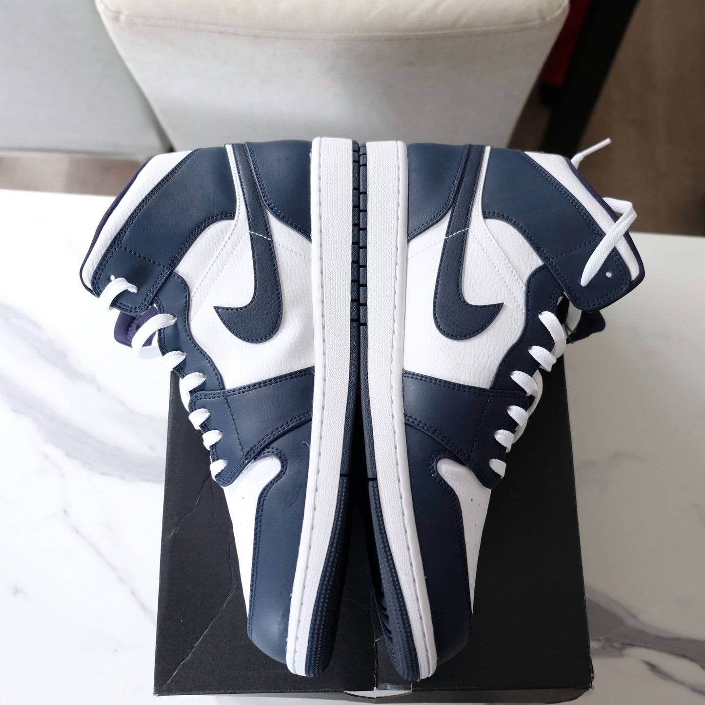 Nike Air Jordan 1 Mid White Metallic Gold Obsidian 554724-174 Size M15