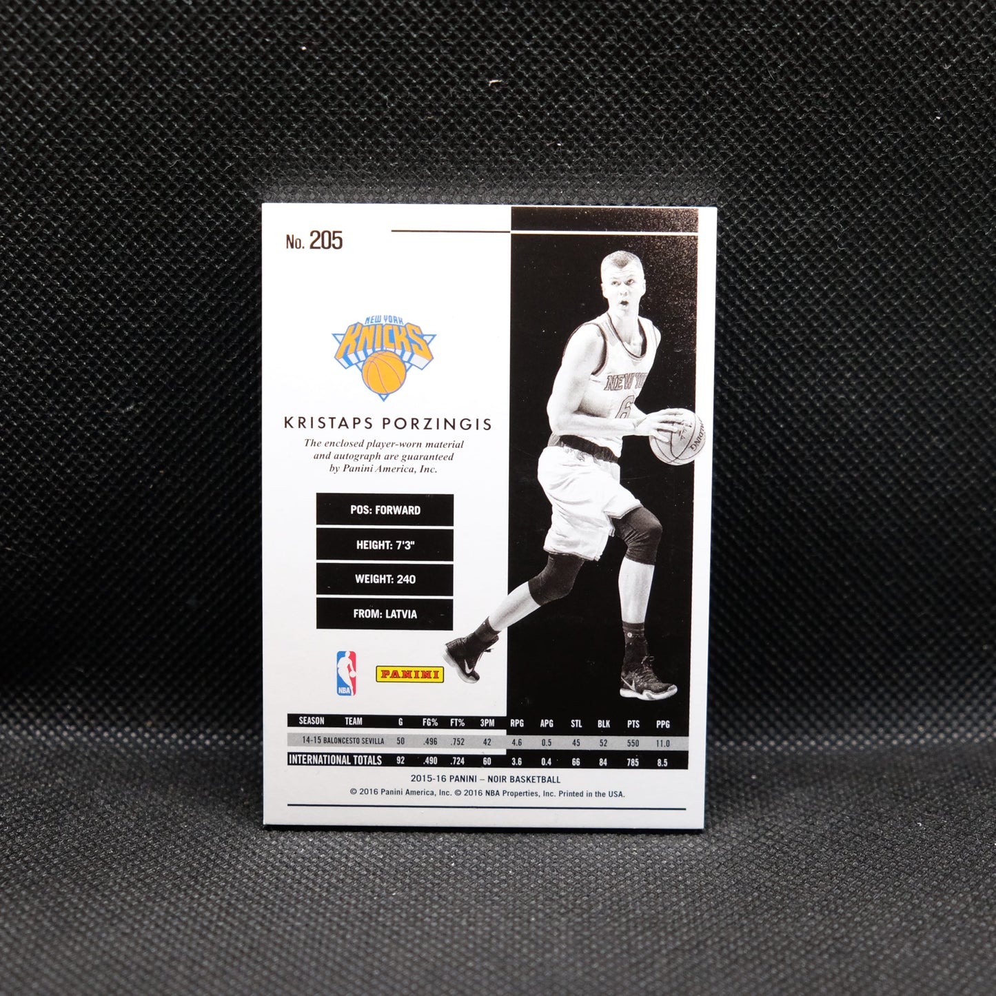 2015-16 Kristaps Porzingis #205 Noir Rookie Patch Auto /99