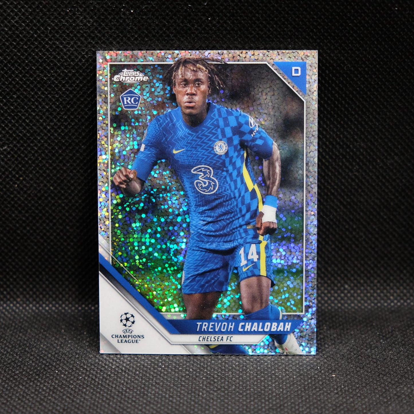 2021-22 Trevoh Chalobah Topps Chrome UEFA UCL #59 Speckle Refractor RC