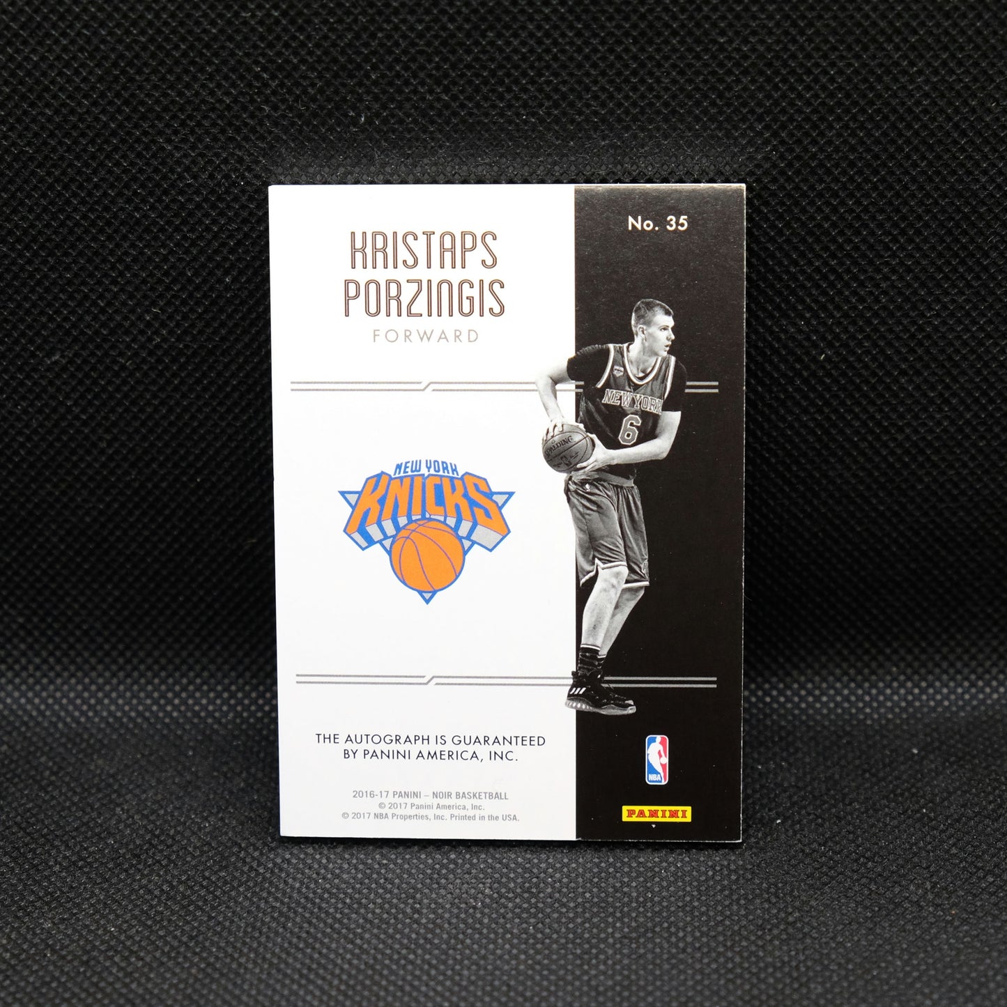 2016-17 Kristaps Porzingis Noir On Card Auto /99