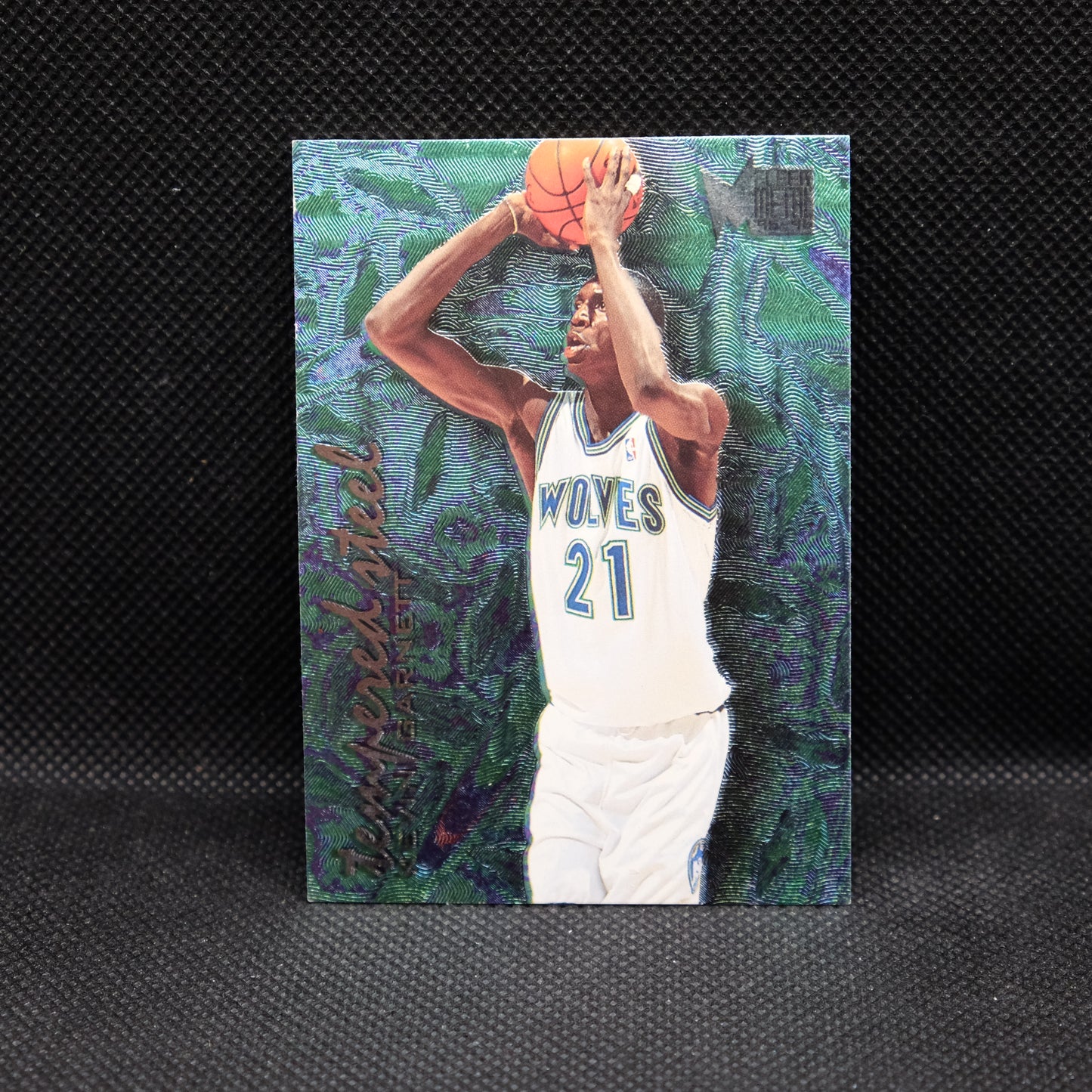 1995-96 Fleer Metal Tempered Steel Kevin Garnett #4 Rookie 4 of 12