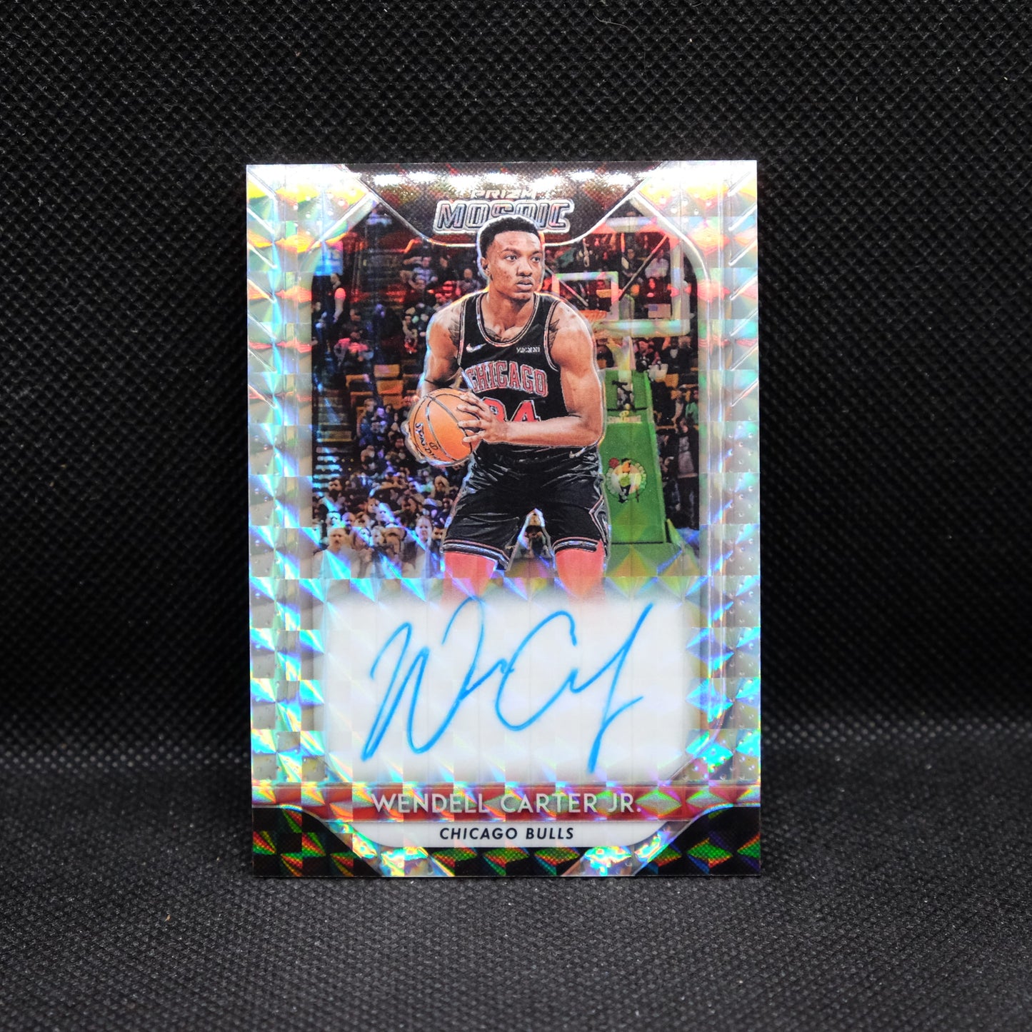 2018-19 Wendell Carter Jr. Mosaic MO-WC Silver Mosaic Prizm Rookie Auto